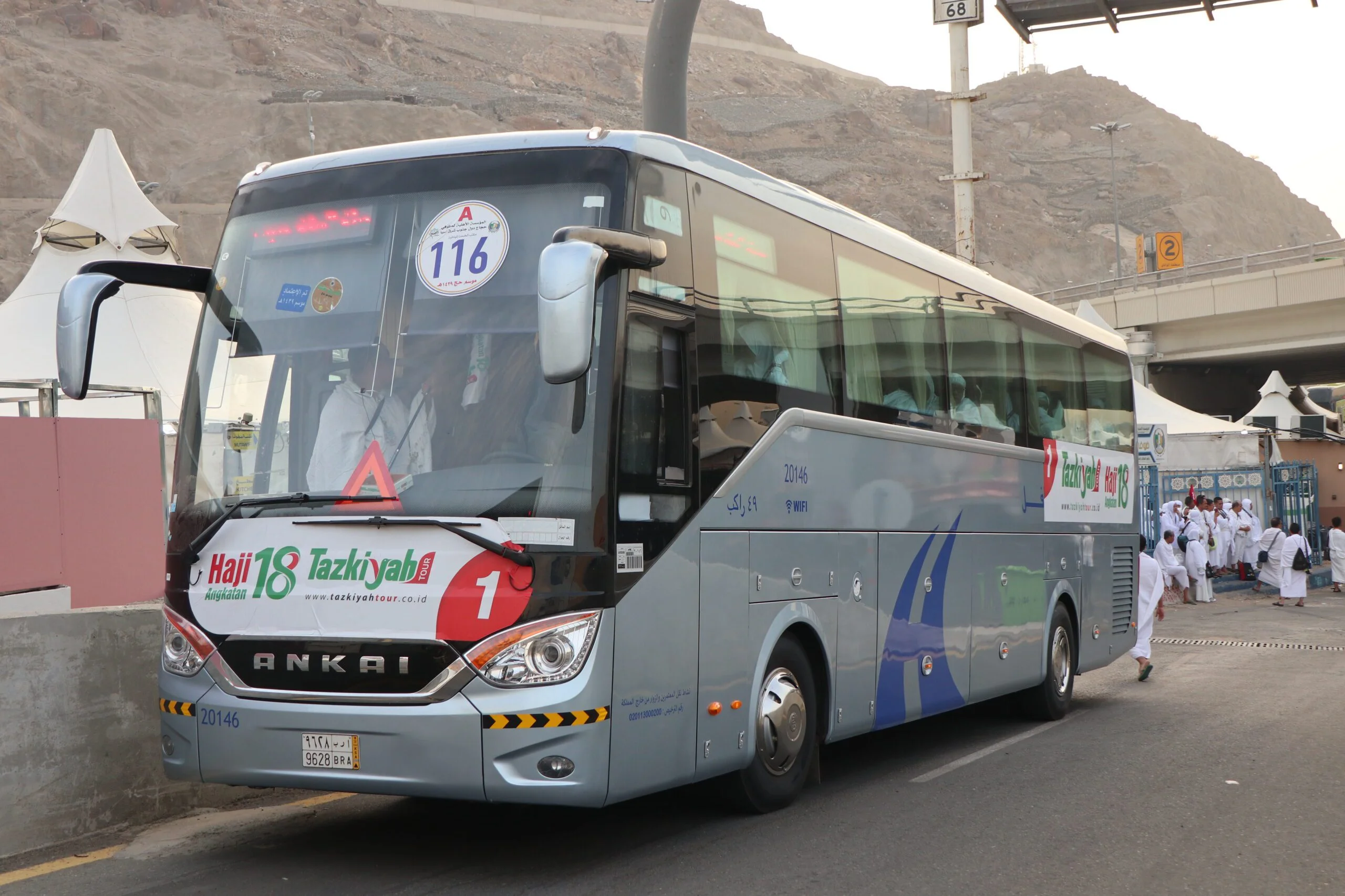 JCH Diimbau Tidak Memberi Uang Tip ke Sopir Bus Selama di Tanah Suci: Layanan Sudah Gratis 1 JCH Diimbau Tidak Memberi Uang Tip ke Sopir Bus Selama di Tanah Suci: Layanan Sudah Gratis