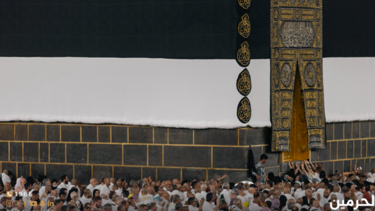 Penampakan Ka’bah yang Mulai Dilapisi Kain Putih, Tanda Dibukanya Musim Haji 2025
