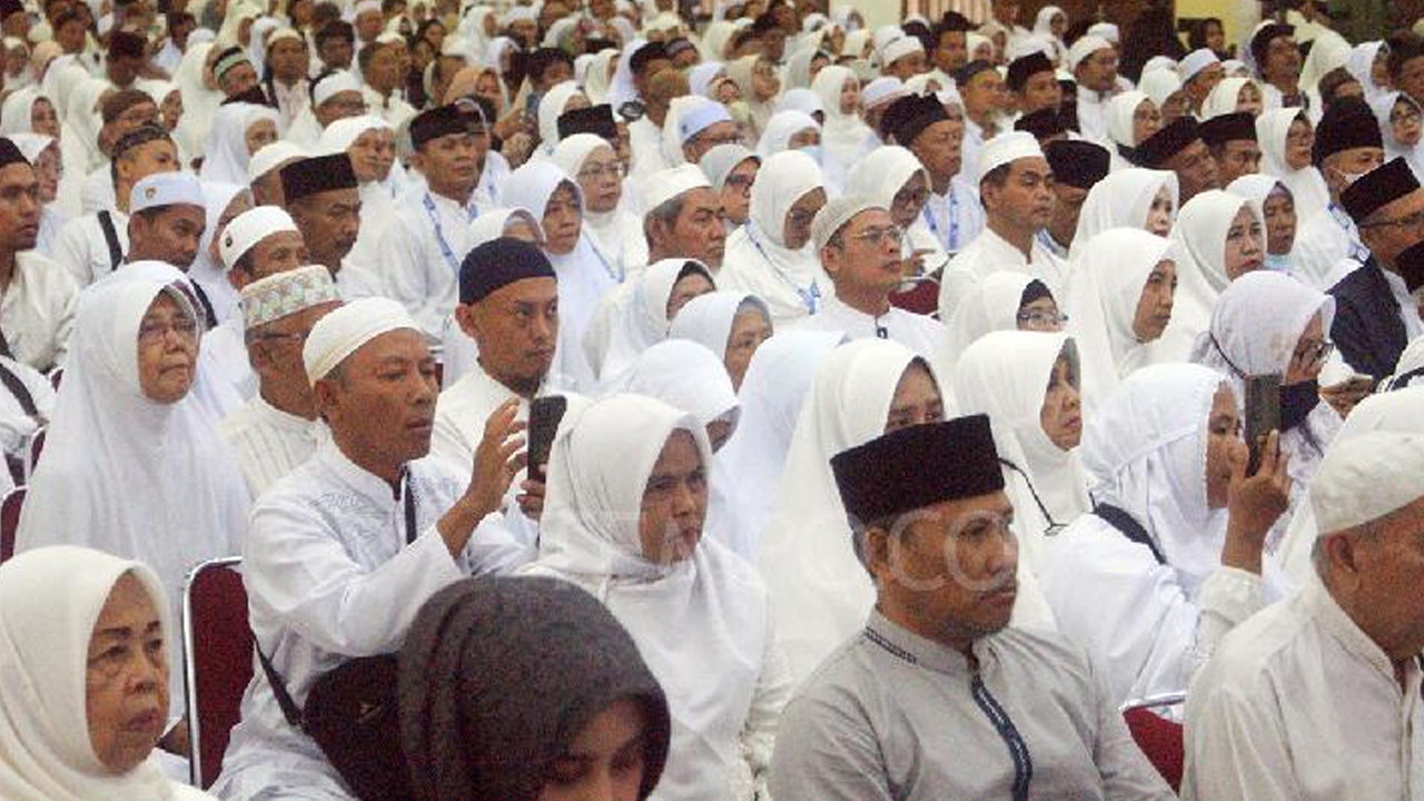 Sudah di Madinah, 117 Warga Negara Indonesia Ingin Berhaji Dipulangkan Gara-gara Pakai Visa Kerja 1 Sudah di Madinah, 117 Warga Negara Indonesia Ingin Berhaji Dipulangkan Gara-gara Pakai Visa Kerja