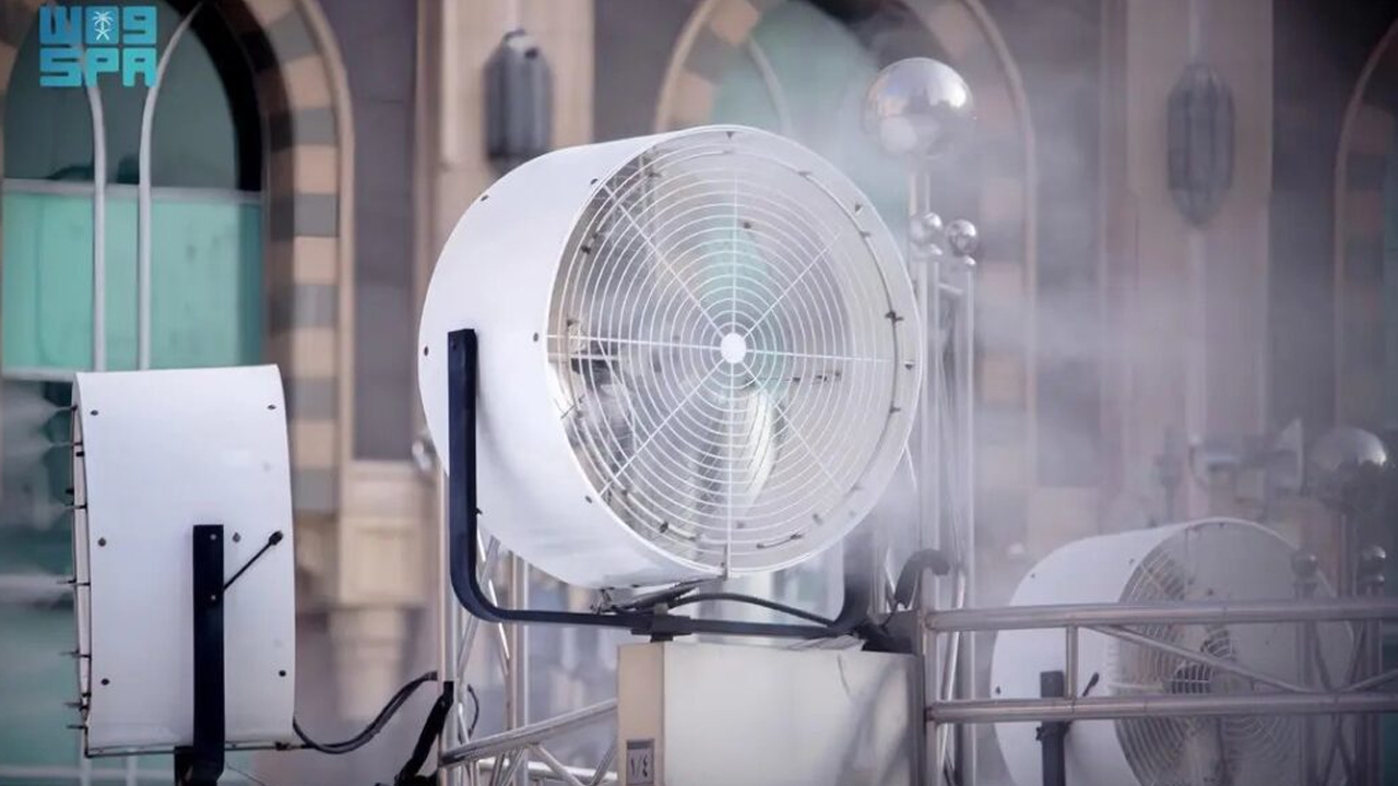 Cara Saudi Memanjakan Tamu Allah dengan Teknologi Kipas Kabut Canggih: Adem di Tengah Suhu Ekstrem