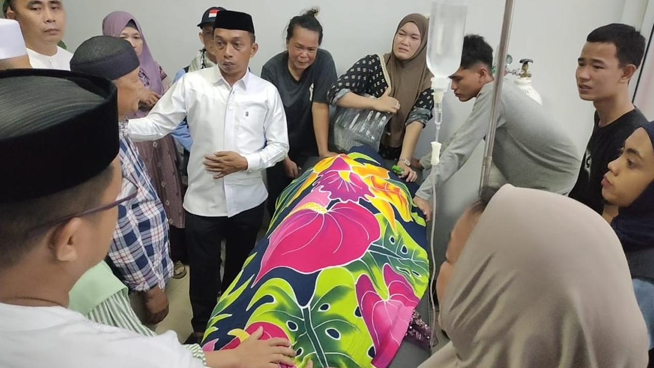 Jemaah Haji Asal Sidrap Sulawesi Selatan Meninggal Dunia saat Tiba di Kampung Halaman 1 Jemaah Haji Asal Sidrap Sulawesi Selatan Meninggal Dunia saat Tiba di Kampung Halaman