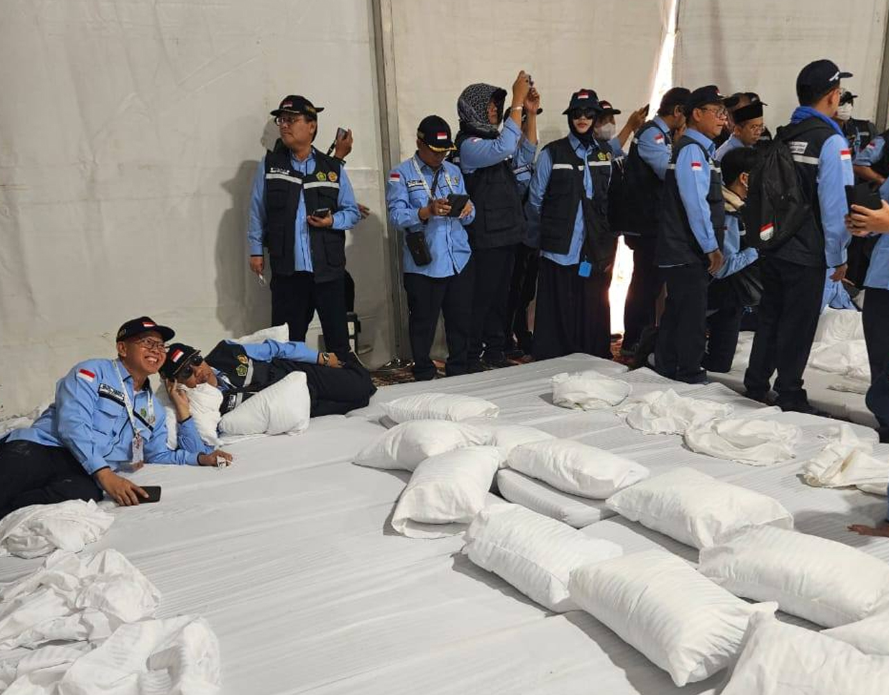 Luas Tempat Tidur Jemaah di Maktab Dinilai Sempit, Timwas DPR RI: Syarikah Tidak Manusiawi 1 Luas Tempat Tidur Jemaah di Maktab Dinilai Sempit, Timwas DPR RI: Syarikah Tidak Manusiawi