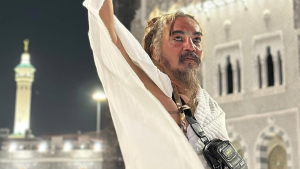 Cerita Petugas Saudi Membolehkan Master Limbad Ibadah Umrah Meski Sempat Dianggap Pengikut Setan dan Bergigi Taring