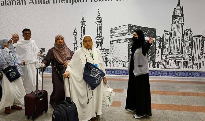Risiko Mengintai di Balik Legalnya Umrah Mandiri