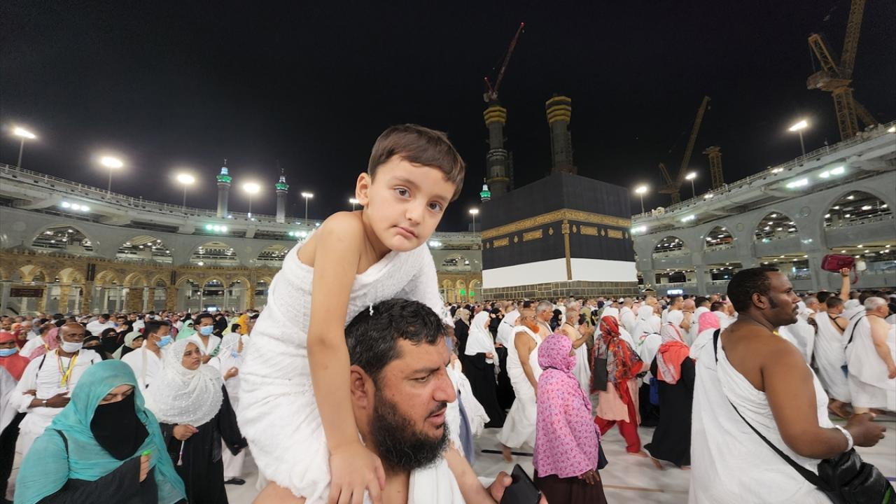 Batas Usia Minimal Calon Haji Turun Jadi 13 Tahun, Ini Poin Penting yang Diatur Dalam UU Haji-Umrah