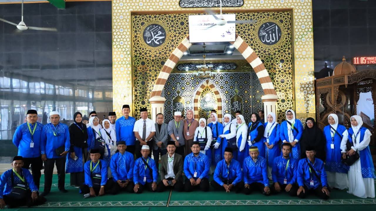 Bupati Bulukumba Lepas Jemaah Umrah SINT Travel 1 Bupati Bulukumba Lepas Jemaah Umrah SINT Travel