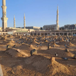 Memahami Pemakaman Jenazah dengan Sistem 'Tumpuk' di Makkah dan Madinah 8 Memahami Pemakaman Jenazah dengan Sistem ‘Tumpuk’ di Makkah dan Madinah