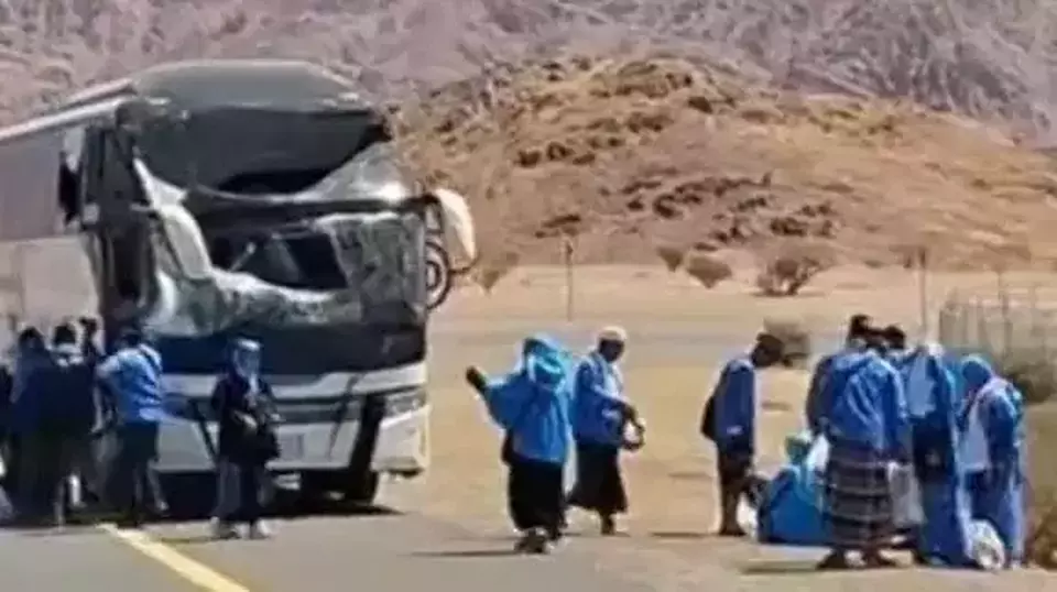 Bus Jemaah Haji Indonesia Kecelakaan Saat City Tour ke Jabal Magnet, Semua Selamat