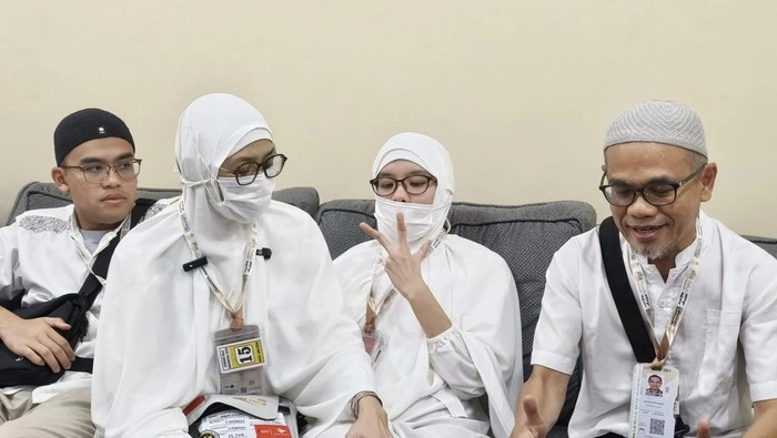Cerita Fina, Jemaah Autis Indonesia Sukses Tuntaskan Haji Setelah Menunggu 13 Tahun 1 Cerita Fina, Jemaah Autis Indonesia Sukses Tuntaskan Haji Setelah Menunggu 13 Tahun