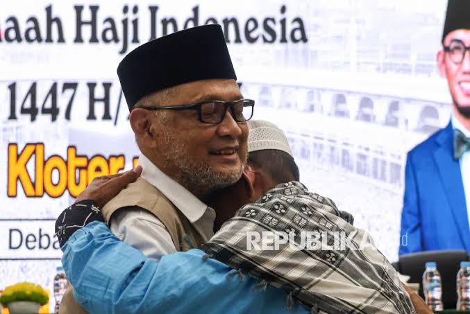 Menhaj RI Turun Langsung Sambut Kepulangan Kloter 17 Debarkasi Makassar, Imbau Jaga Kemabruran Haji