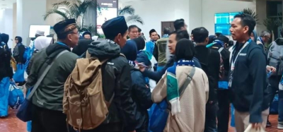 Jemaah Umrah Asal Kuningan Batal Berangkat Gegara Visa Baru Terbit Saat Pesawat Lepas Landas